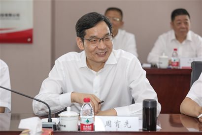 集團(tuán)黨委書記、董事長(zhǎng)周育先指導(dǎo)工作